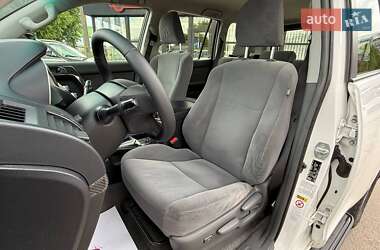 Внедорожник / Кроссовер Toyota Land Cruiser Prado 2012 в 