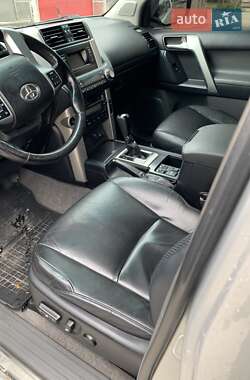 Позашляховик / Кросовер Toyota Land Cruiser Prado 2011 в 