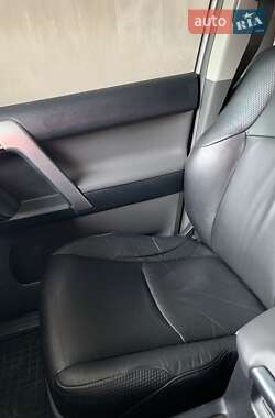 Позашляховик / Кросовер Toyota Land Cruiser Prado 2011 в 