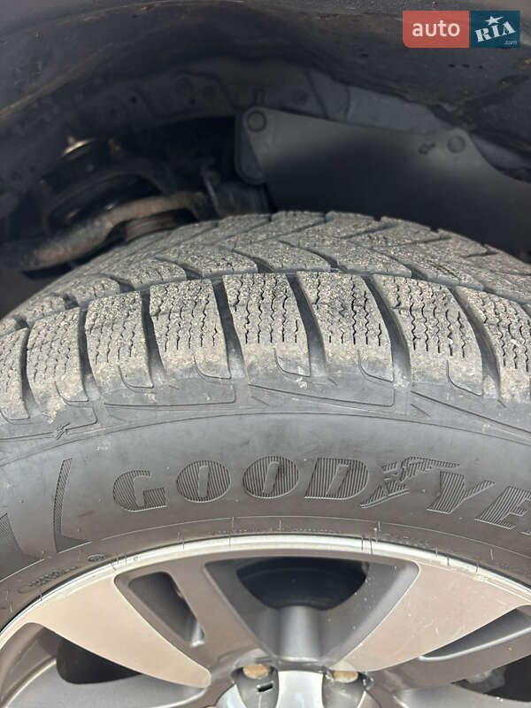 Внедорожник / Кроссовер Toyota Land Cruiser Prado 2012 в Новгород-Северском