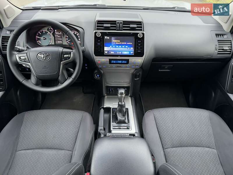 Позашляховик / Кросовер Toyota Land Cruiser Prado 2019 в Києві