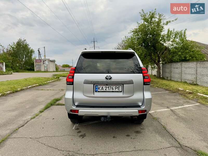 Позашляховик / Кросовер Toyota Land Cruiser Prado 2019 в Києві