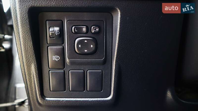 Внедорожник / Кроссовер Toyota Land Cruiser Prado 2016 в Киеве