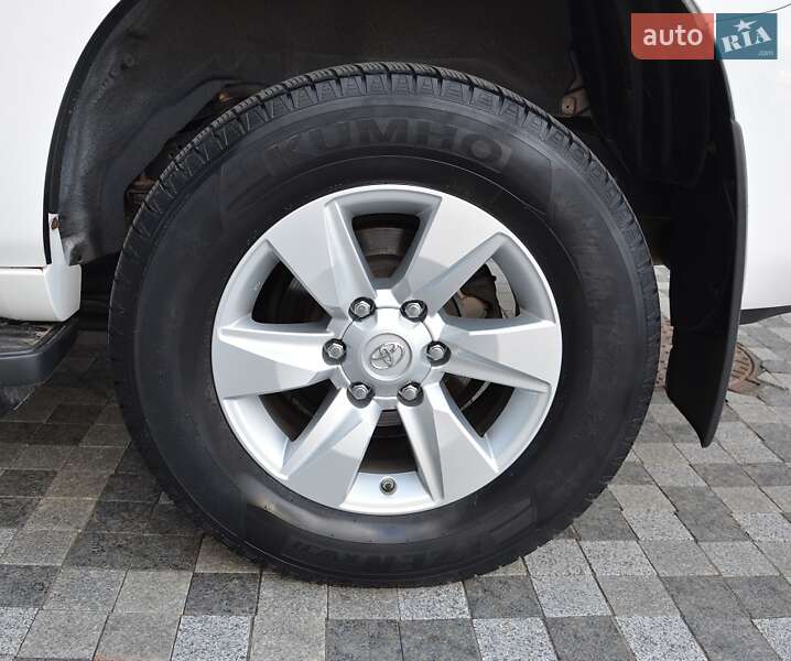 Внедорожник / Кроссовер Toyota Land Cruiser Prado 2019 в Киеве