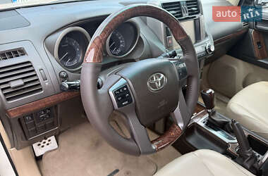Позашляховик / Кросовер Toyota Land Cruiser Prado 2010 в 
