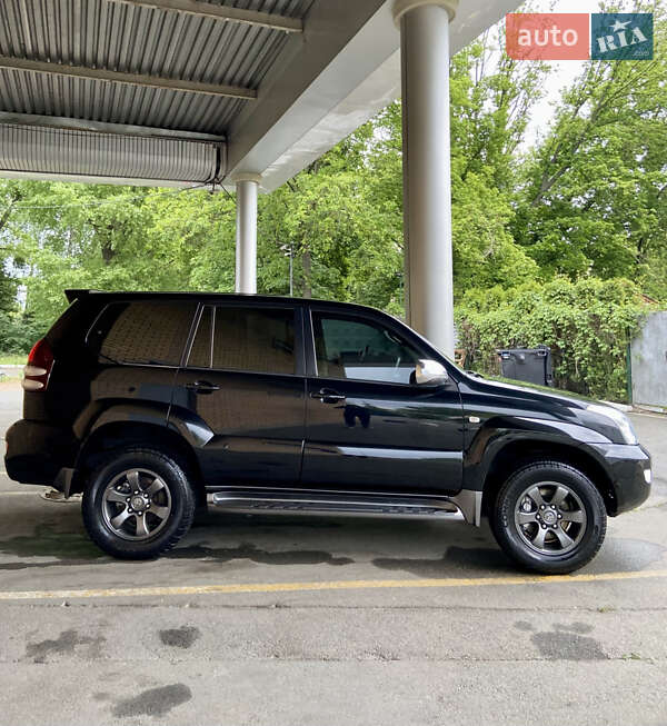 Позашляховик / Кросовер Toyota Land Cruiser Prado 2006 в Києві