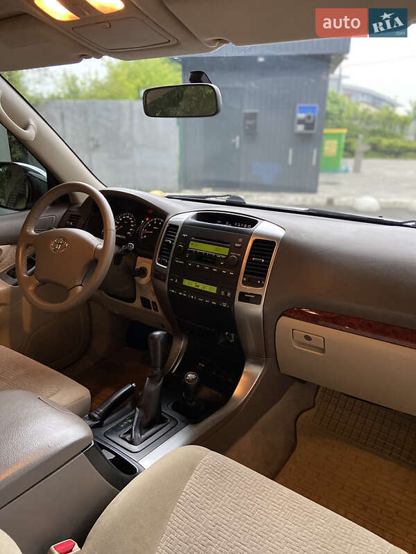 Позашляховик / Кросовер Toyota Land Cruiser Prado 2006 в Києві