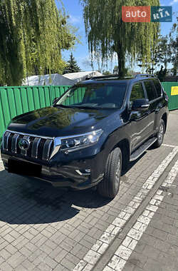 Позашляховик / Кросовер Toyota Land Cruiser Prado 2019 в 