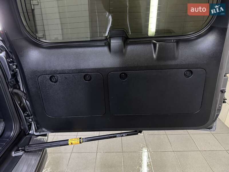 Позашляховик / Кросовер Toyota Land Cruiser Prado 2019 в Умані