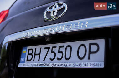 Позашляховик / Кросовер Toyota Land Cruiser Prado 2013 в 