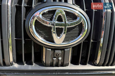 Внедорожник / Кроссовер Toyota Land Cruiser Prado 2023 в 