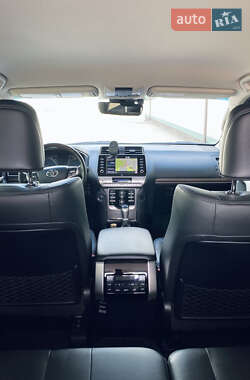 Позашляховик / Кросовер Toyota Land Cruiser Prado 2021 в 