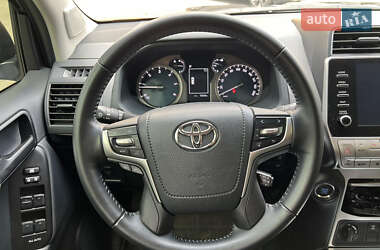 Внедорожник / Кроссовер Toyota Land Cruiser Prado 2023 в 