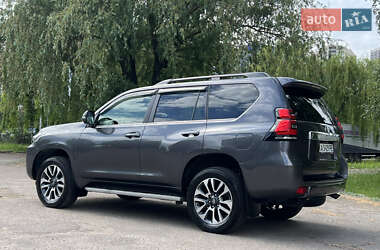 Внедорожник / Кроссовер Toyota Land Cruiser Prado 2022 в 