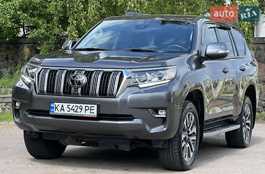 Внедорожник / Кроссовер Toyota Land Cruiser Prado 2022 в 