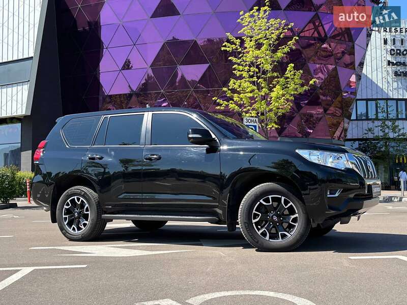Toyota Land Cruiser Prado 2021