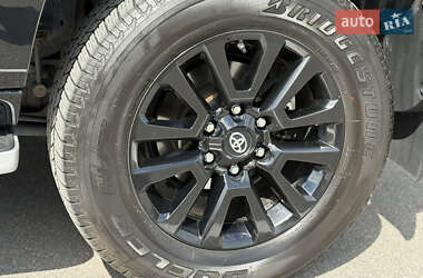 Внедорожник / Кроссовер Toyota Land Cruiser Prado 2020 в 