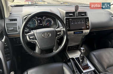 Внедорожник / Кроссовер Toyota Land Cruiser Prado 2020 в 