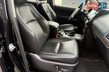 Внедорожник / Кроссовер Toyota Land Cruiser Prado 2020 в 