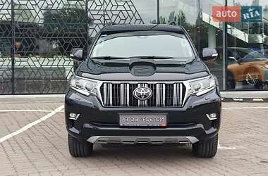 Внедорожник / Кроссовер Toyota Land Cruiser Prado 2019 в 