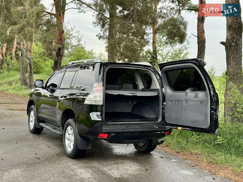 Позашляховик / Кросовер Toyota Land Cruiser Prado 2012 в Києві