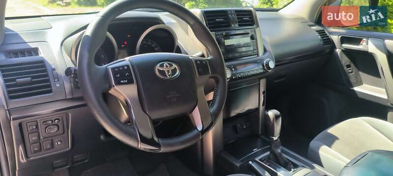 Внедорожник / Кроссовер Toyota Land Cruiser Prado 2010 в Запорожье