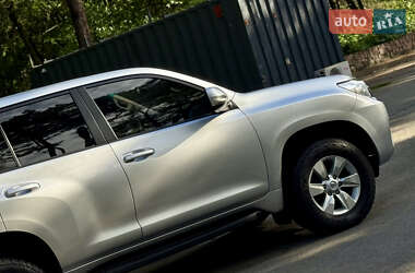 Позашляховик / Кросовер Toyota Land Cruiser Prado 2017 в 