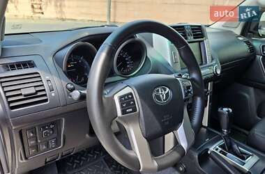 Позашляховик / Кросовер Toyota Land Cruiser Prado 2012 в 