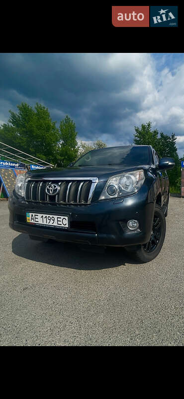 Внедорожник / Кроссовер Toyota Land Cruiser Prado 2012 в 