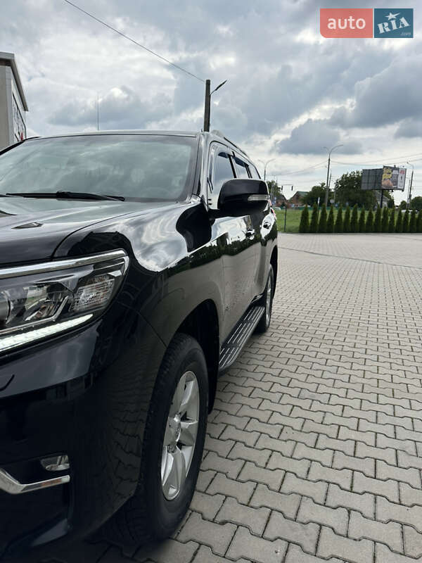 Внедорожник / Кроссовер Toyota Land Cruiser Prado 2019 в Черновцах