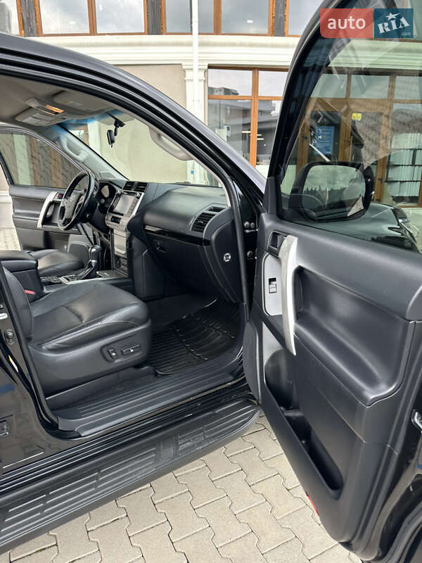 Внедорожник / Кроссовер Toyota Land Cruiser Prado 2019 в Черновцах
