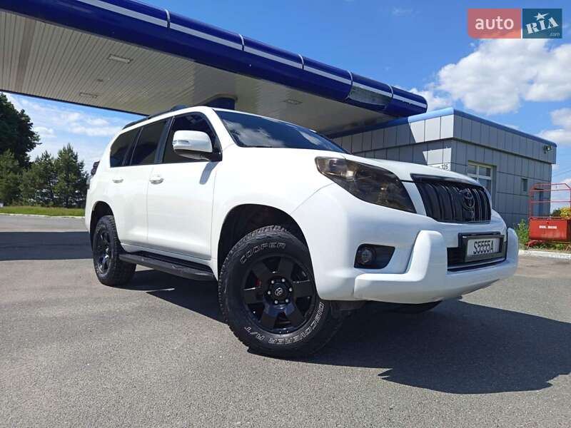 Внедорожник / Кроссовер Toyota Land Cruiser Prado 2011 в Мене