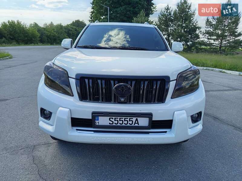 Внедорожник / Кроссовер Toyota Land Cruiser Prado 2011 в Мене