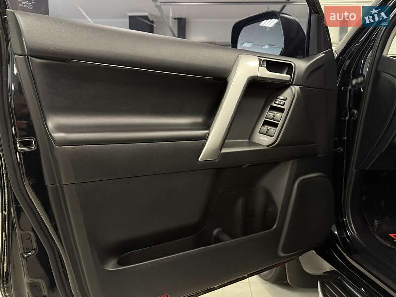 Позашляховик / Кросовер Toyota Land Cruiser Prado 2022 в Тернополі