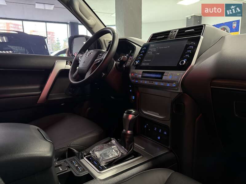 Позашляховик / Кросовер Toyota Land Cruiser Prado 2022 в Тернополі