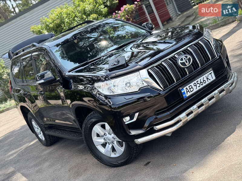 Внедорожник / Кроссовер Toyota Land Cruiser Prado 2023 в 