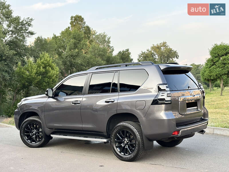 Внедорожник / Кроссовер Toyota Land Cruiser Prado 2022 в Киеве