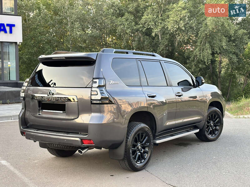 Внедорожник / Кроссовер Toyota Land Cruiser Prado 2022 в Киеве
