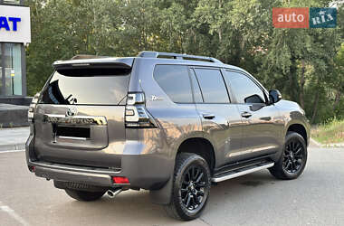 Внедорожник / Кроссовер Toyota Land Cruiser Prado 2022 в 