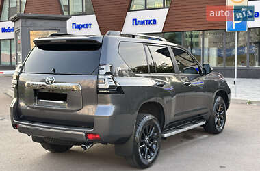 Внедорожник / Кроссовер Toyota Land Cruiser Prado 2022 в 