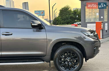 Внедорожник / Кроссовер Toyota Land Cruiser Prado 2022 в 