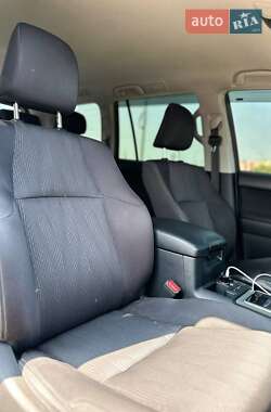 Позашляховик / Кросовер Toyota Land Cruiser Prado 2019 в 