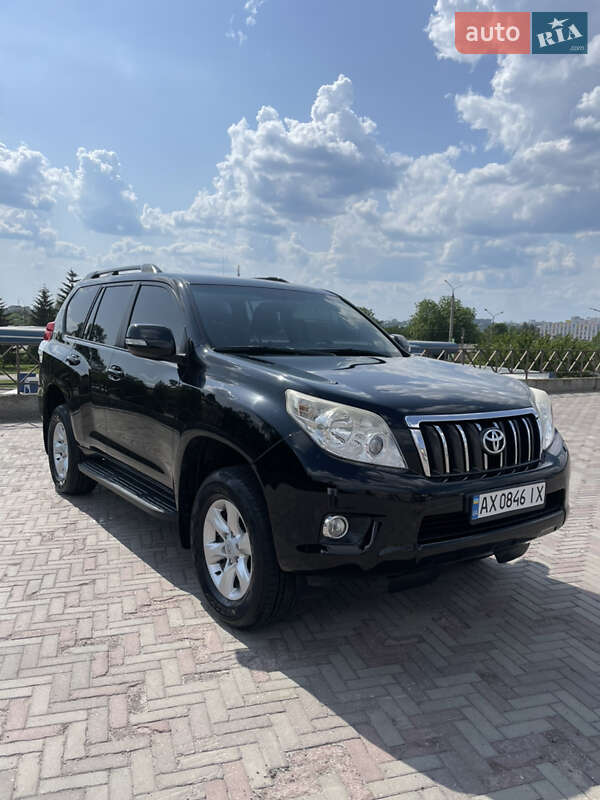 Toyota Land Cruiser Prado 2011