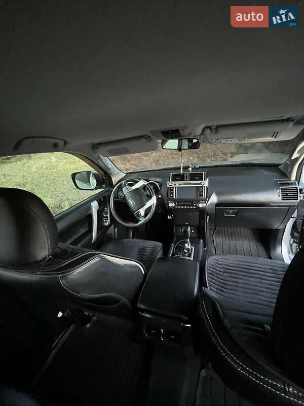 Внедорожник / Кроссовер Toyota Land Cruiser Prado 2013 в Измаиле
