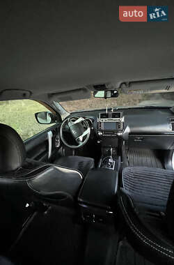 Внедорожник / Кроссовер Toyota Land Cruiser Prado 2013 в 