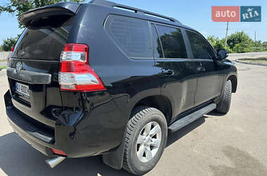 Позашляховик / Кросовер Toyota Land Cruiser Prado 2017 в 