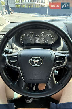 Внедорожник / Кроссовер Toyota Land Cruiser Prado 2021 в 
