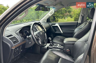 Позашляховик / Кросовер Toyota Land Cruiser Prado 2019 в 