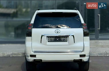 Внедорожник / Кроссовер Toyota Land Cruiser Prado 2010 в 