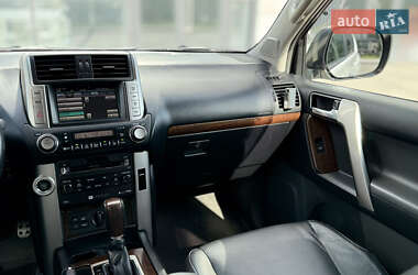 Внедорожник / Кроссовер Toyota Land Cruiser Prado 2010 в 